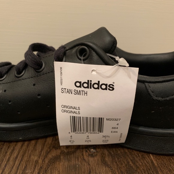 Black Adidas Stan Smiths - Picture 2 of 9
